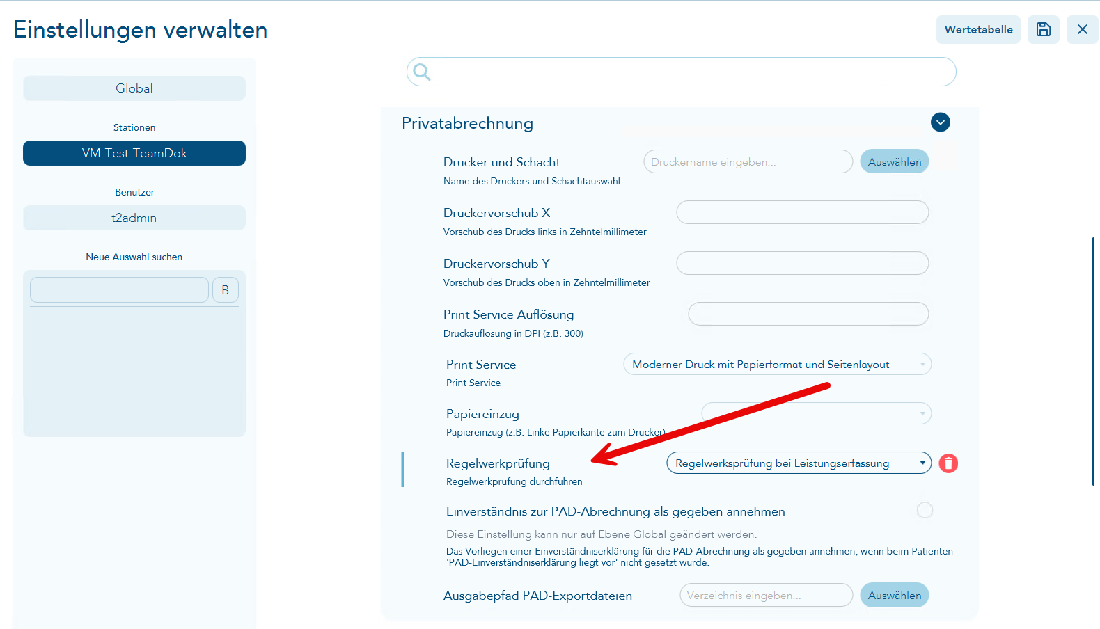 Das Bild zeigt die Einstellungen Privatabrechnung verwalten und ein roter Pfeil verweist auf den Einstellungspunkt Regelwerksprüfung