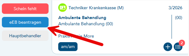 Das Bild zeigt den blauen Anforderungsbutton im Patientenkopf und ein roter Pfeil verweist auf den blauen Button