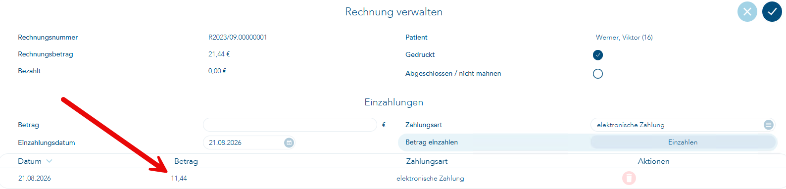 Das Bild zeigt den Vorgang zum Verwalten der Rechnung mit eingezahltem Teilbetrag - ein roter Pfeil verweist auf den Teilbetrag in der Tabelle im unteren Bereich