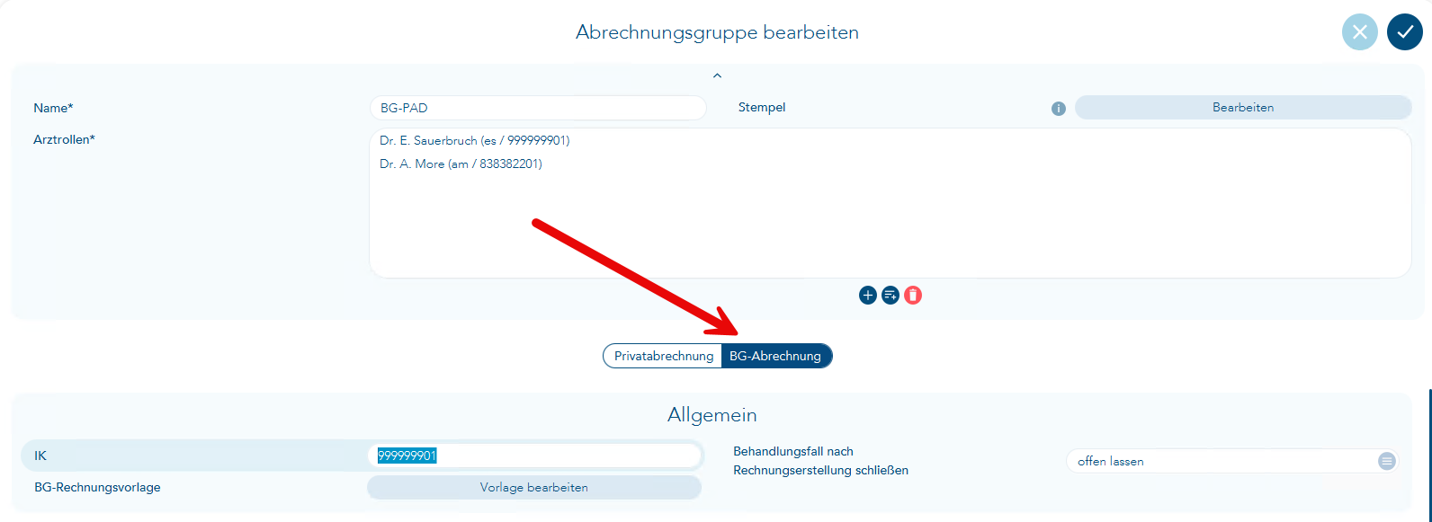 Das Bild zeigt den Vorgang Abrechnungsgruppe bearbeiten und ein roter Pfeil verweist auf den Reiter BG-Abrechnung